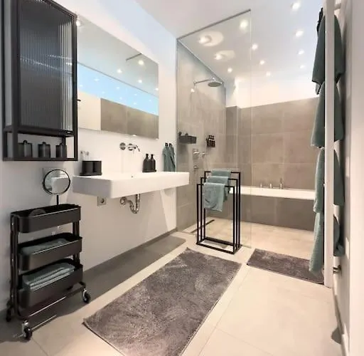 Cityloft - Augsburger Innenstadt-bismarckviertel - Kostenloser Tiefgaragenstellplatz Appartement *